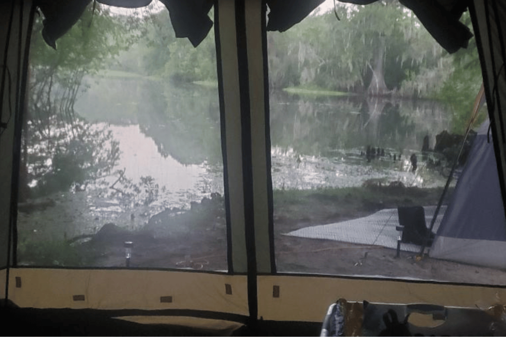 TENT ON RIVER SCREEN ROOM