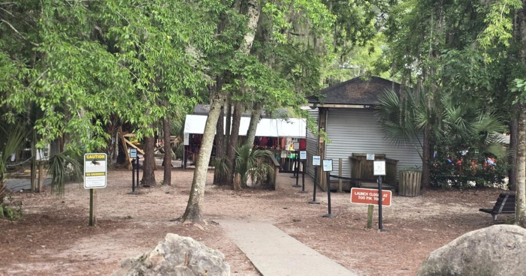 Silver River paddle trip KAYAK RENTAL AND LOADING AREA