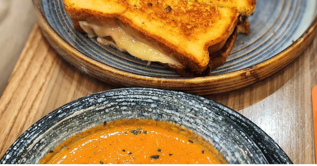 GRILLED CHEESE AND TOMATO SOUP