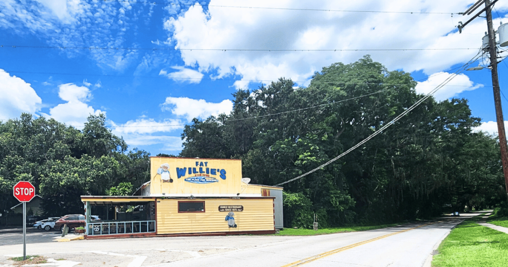 FAT WILLIE'S FISH CAMP BEST SEAFOOD DIVES IN FLORIDA FRONT OF FAT WILLIE'S FISH CAMP 