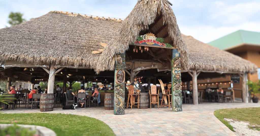 DIVE INTO CRUMPS' LANDING IN HOMOSASSA, FLORIDA this is an image of the outside of Crumps Landing.