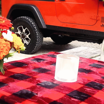 Photo courtesy of Florida State Parks. jeep and picnic table in the Fall
