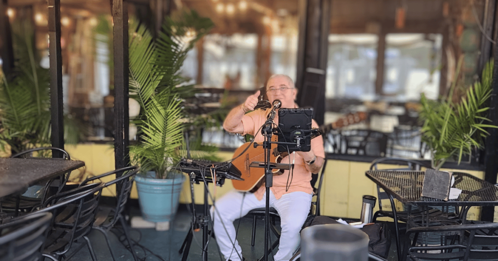 LIVE MUSICIAN AT CAMELLIA TREET GRILLE