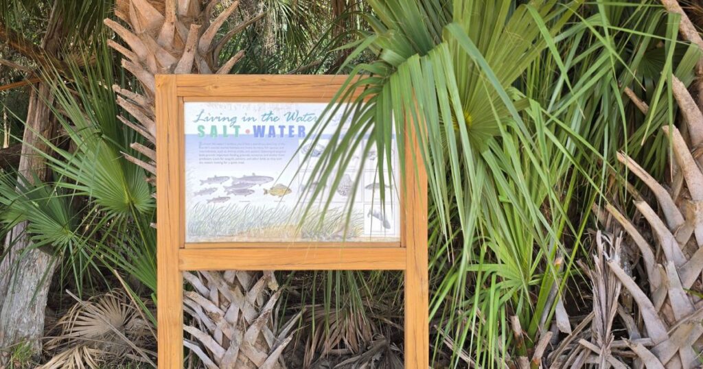 this is an image a sign with fish on it