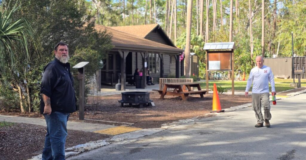 THIS IS AN IMAGE OF THE HAMMOCK INN AT HIGHLANDS HAMMOCK STATE PARK