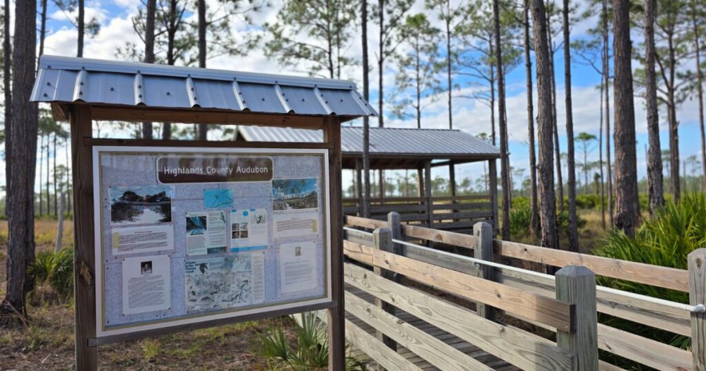 HIGHLANDS HAMMOCK STATE PARK ENTRANCE SIGN