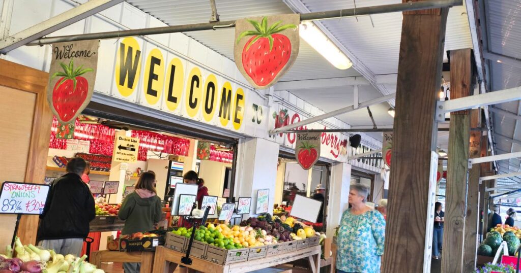PARKDALE FARM MARKET THIS IS AN IMAGE OF THE PRODUCE