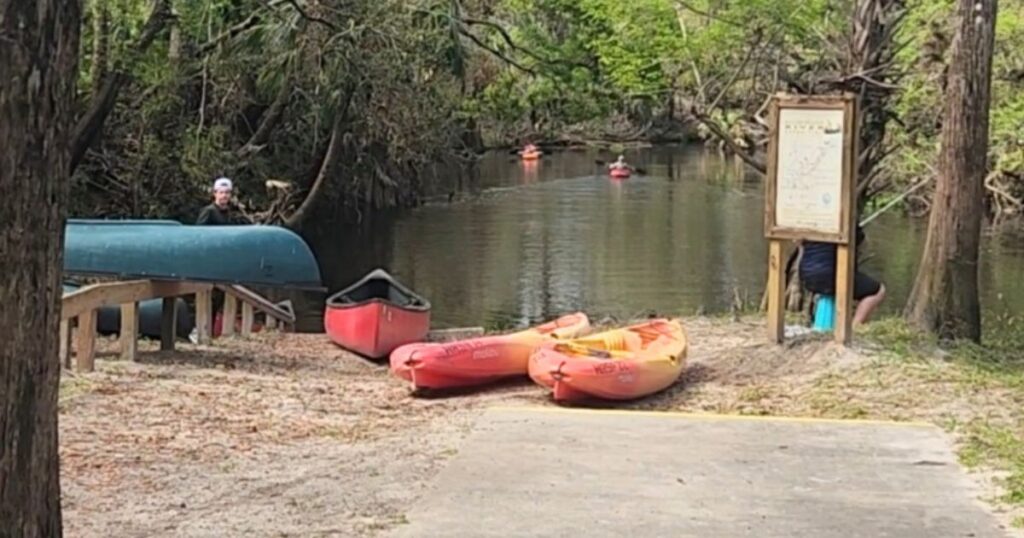 THIS IS AN IMAGE OF THE KAYAK LAUNCH AT HILLSBOROUGH RIVER STATE PARK
