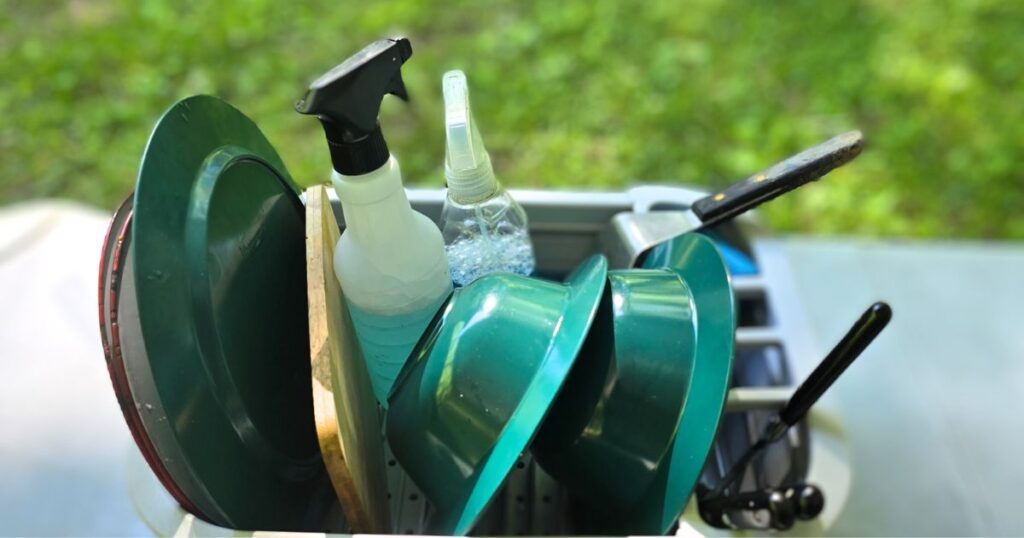 THE BEST CAR CAMPING PORTABLE KITCHEN AND SETUP THIS IS AN IMAGE OF A CAMPING DISH SRAINING